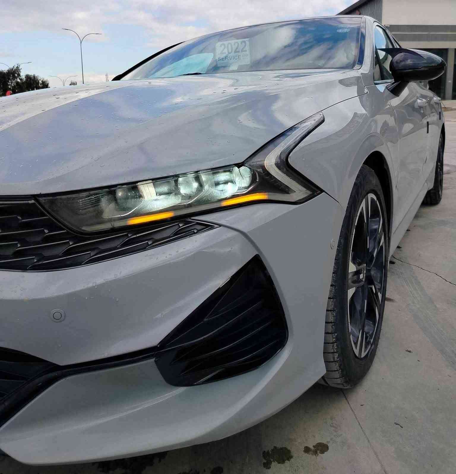 للبيع وترهم مراوس حسب القناعة

كي فايف K5 موديل 2022

جيتي لاين 1/1 فول 

مـاشـية 54 الف ميل

محرك 1600 تيربـــو

گيـــــر 8 نــمــــر AT

سقف بــــــانـــورمـــا

داخل جلـــد أســــود

تحــكـــــم سـتـيـــرن 

4 انضــمة قيـــــــادة

كـــرسي كـهـــــربـــاء 

تشـغـيــل عـن بـعــــد 

رادار امـــــــامـــــــي 

قيــــــادة ذاتـيــــــــة

دخــــــول ذكـــــــــي 

شـــحـــن لاســـلكـــي

بعد بيها مــواصـفــات 

الســـعـــر 182 وبيها مجال للطيبين 

ضررها بوند وجاملغ خلفي معدل بارد بدون دواخـل

عنوان السيارة الموصل وباقي التفاصيل اتصل وتدلل

📲*********** متوفر واتساب
