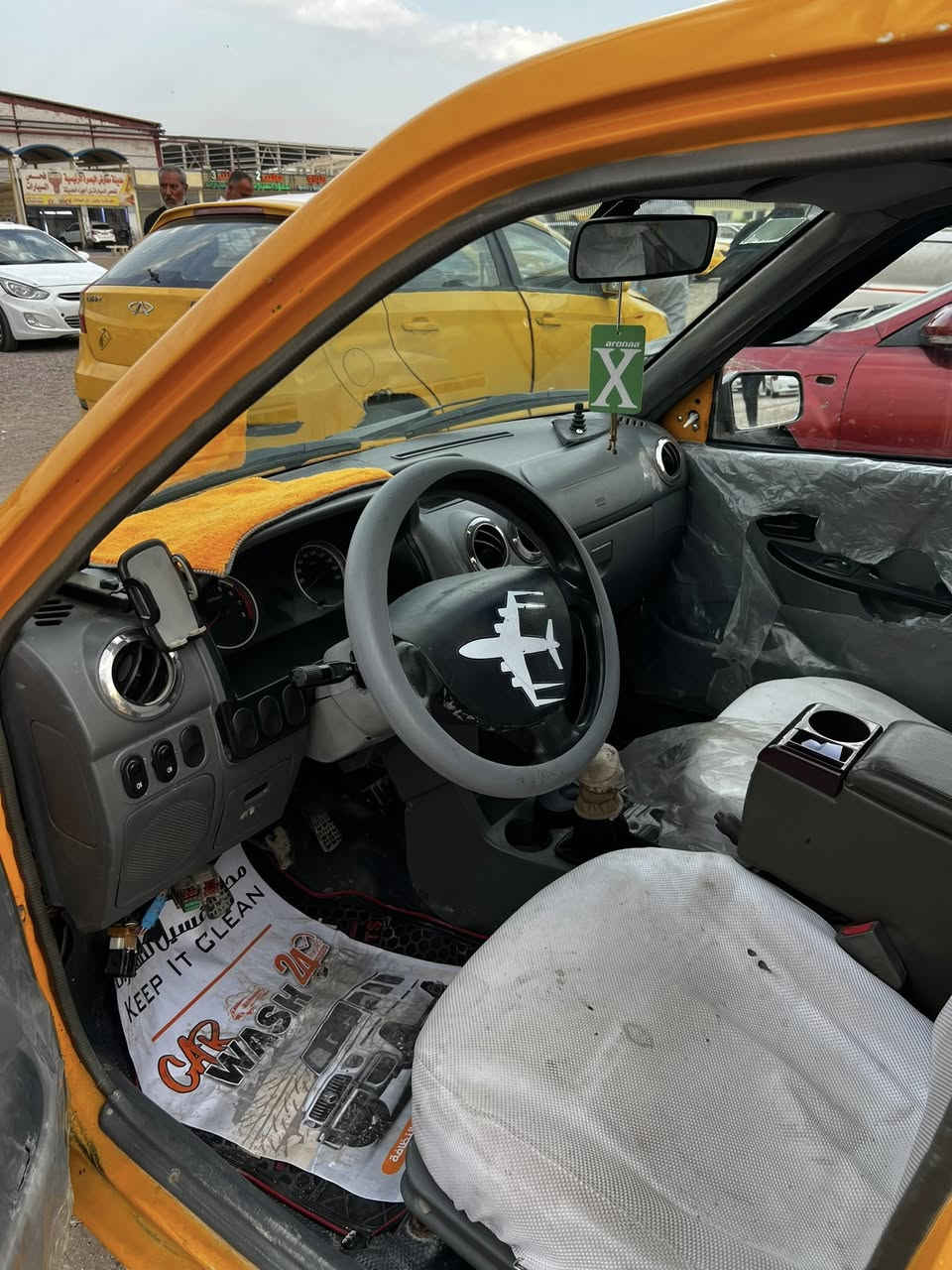 السلام عليكم سايبه للبيع مديل 18 بسمي رقم بصره سنولي لحد 29 سياره نضيفه برانكيت مكفول محرك شرط الفحص بس الكير الرابع يفلت بس الرابع تبريد ثلج ❄️ حداديه جديده كهربائيات كله شغاله مصفره هيئه وغرامات   هاتف ☎️ ***********
