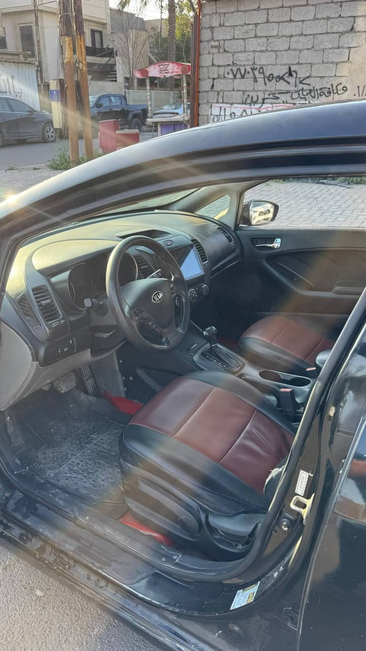 السلام عليكم كيا فورتي 2016للبيع رقم سليمانيه الجديد بيه صبغ عام ماشيه 145ميل سياره حلوه مرتبه السعر 105 وبيه مجال عنواني بغداد حي الجهاد للاستفسار (***********)
