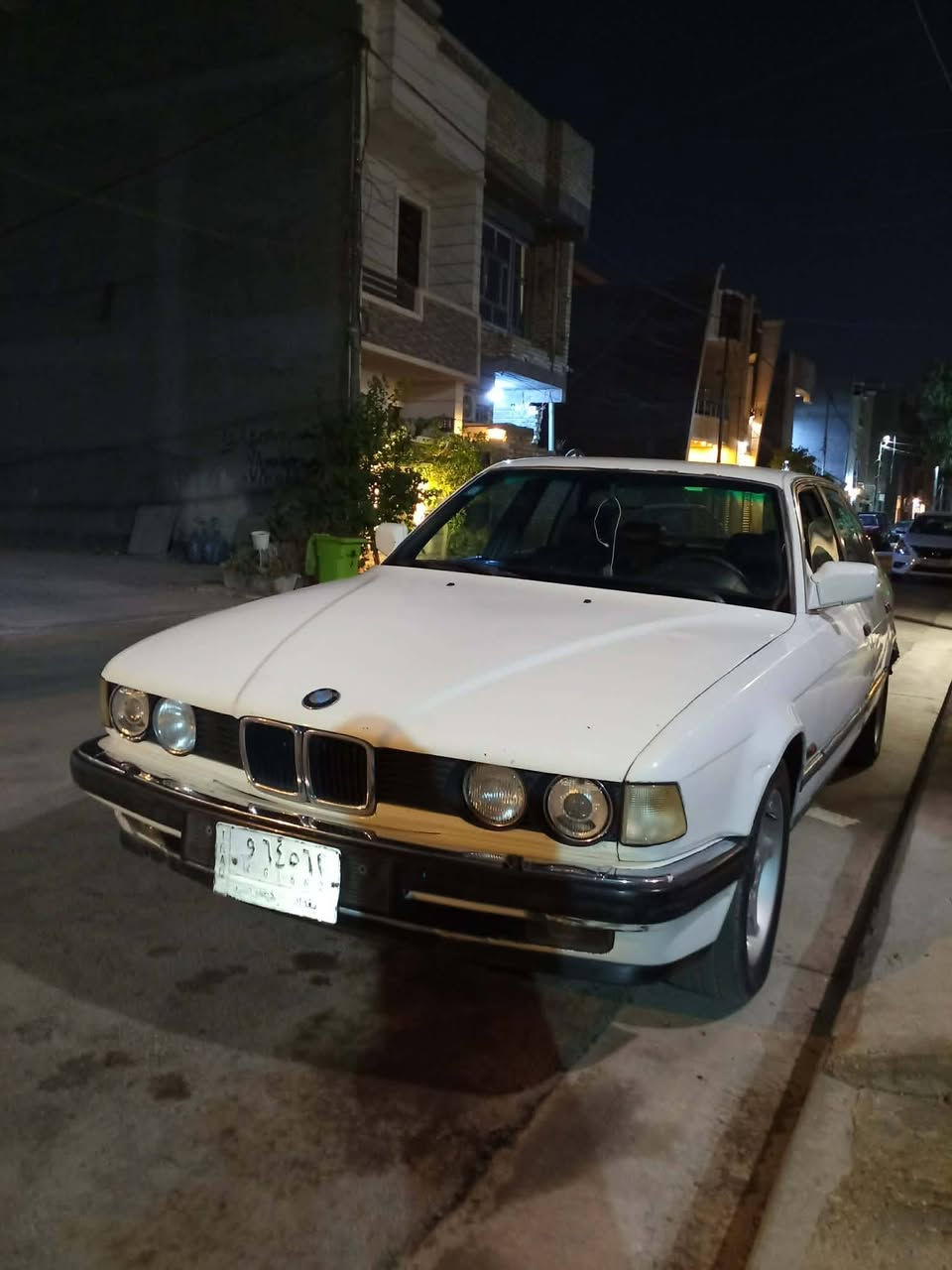 السلام عليكم BMW730موديل1987 سنويه لل 28مصبوغة حزام بدون ضربة كير مكفول مكينه بيه نضوح دهن غرفه جلد اسود كهرباء سياره يحتاجلها ترتيبات بيها نقوصات السعر36وبيه مجال العنوان بغداد حي الجهاد ***********
