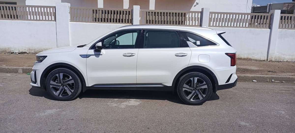 السلام عليكم .

سورنتو 2022 خليجيه ماشيه 74 الف كم 
مكفوله السونار مرفق مع الصور .
فوووول عدا ال4 ويل 
بصمه 
محرك 6 سلندر
گير ماوس
تداخل ابيض جلد
كرسيين كهرباء 
بنوراما 
باب خلفي كهرباء 
كشنات جلد 
سايد بريك بصمه
شفتات ستيرن 
3 قطع تبريد 7 راكب 
بردات خلفيه اصليه
شاحن واير ليست
نضام ترحيب
 لد نهاري امامي خلفي زنون 
 لايت 5عدسات زنون
تحكمات ستيرن جهتين 
شاشه كبيره بلاديه
كاميرا اصليه امامي خلفي
ويل كروم 
اوتو هولد . نضام تزحلق

مكان السياره بغداد .

السعر 275 ورقه .

***********

غير متواجد على الفيس
