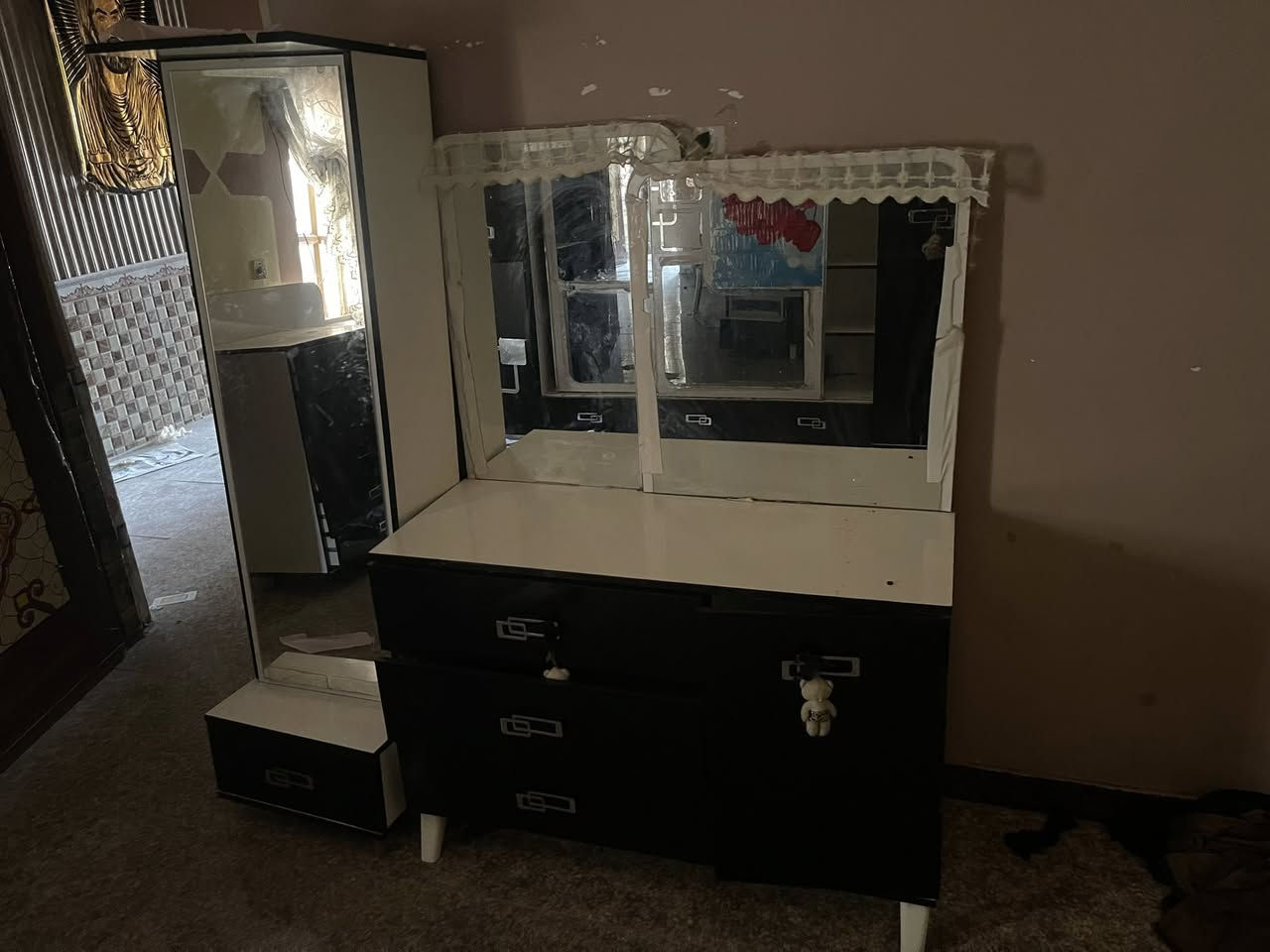 غرفه لبيع كامله بس اني فصخته لبيع 350بيه مجال تركيه ‭0788 368 5301‬ ناصريه
