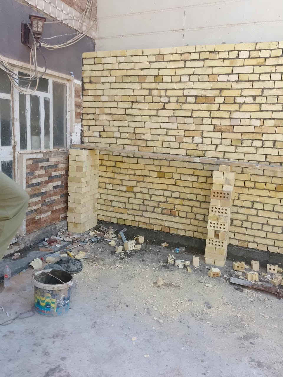 كادر بناء مصري شغل درجه اولى استلام مهندس واسعار مناسبه طابوق او بلوك والتزام بالمواعيد ***********
