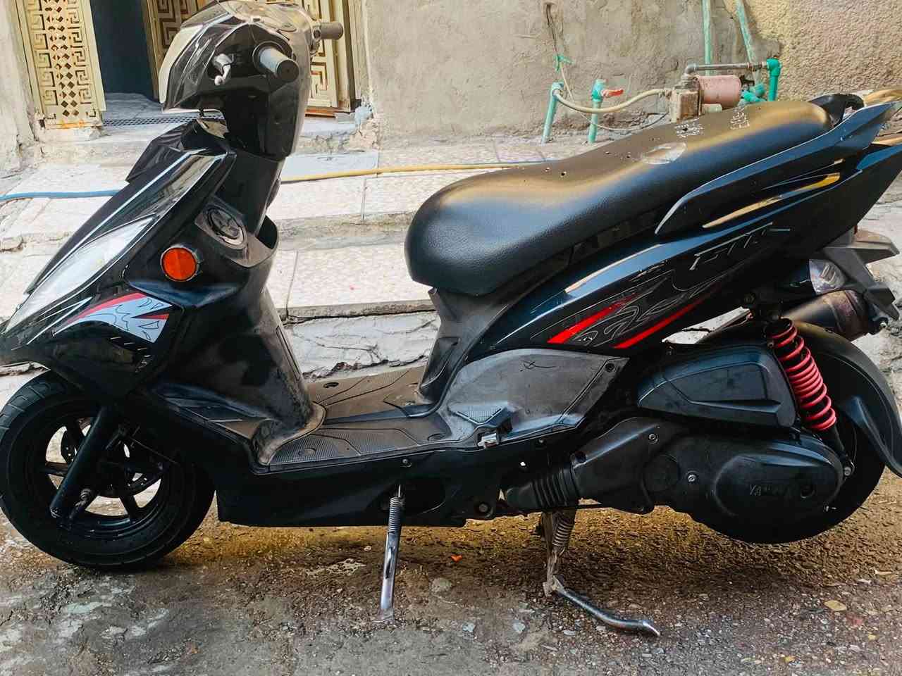 سلام عليكم دراجه جيتي للبيع كفاله عامه برغي ما مفتوح بيهه بس الكفر إلامامي مكسور الله يشهد دراجه نضيفه ليحب يعرف سعر وشراي يتصل عله رقم ***********

