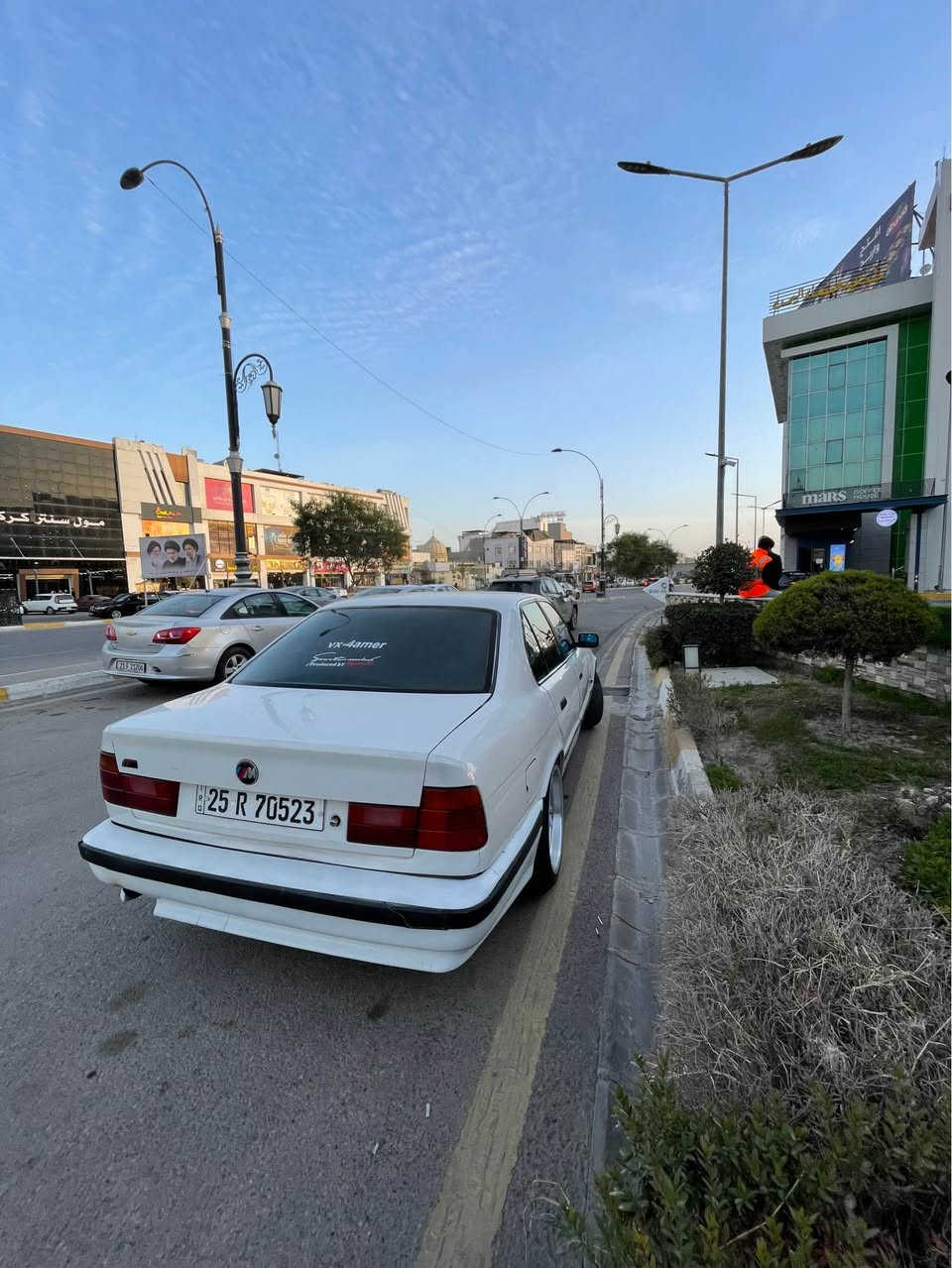 سلام عليكم للبيع bmw٥٢٠كير عادي موديل ١٩٩٢ عليها كت كامل m ويالة m توسايز سيارة بدون ضرر ٣قطع صبغ  بريك abs محرك كبس دجتال رقم كركوك سنوية لل٢٠٢٨ بطاقة بانزين شوي الكشن تعبان الداخل نظيف اي استفسار اتصل ممتواجد عل انترنيت ***********
او *********** كركوك, العراق

