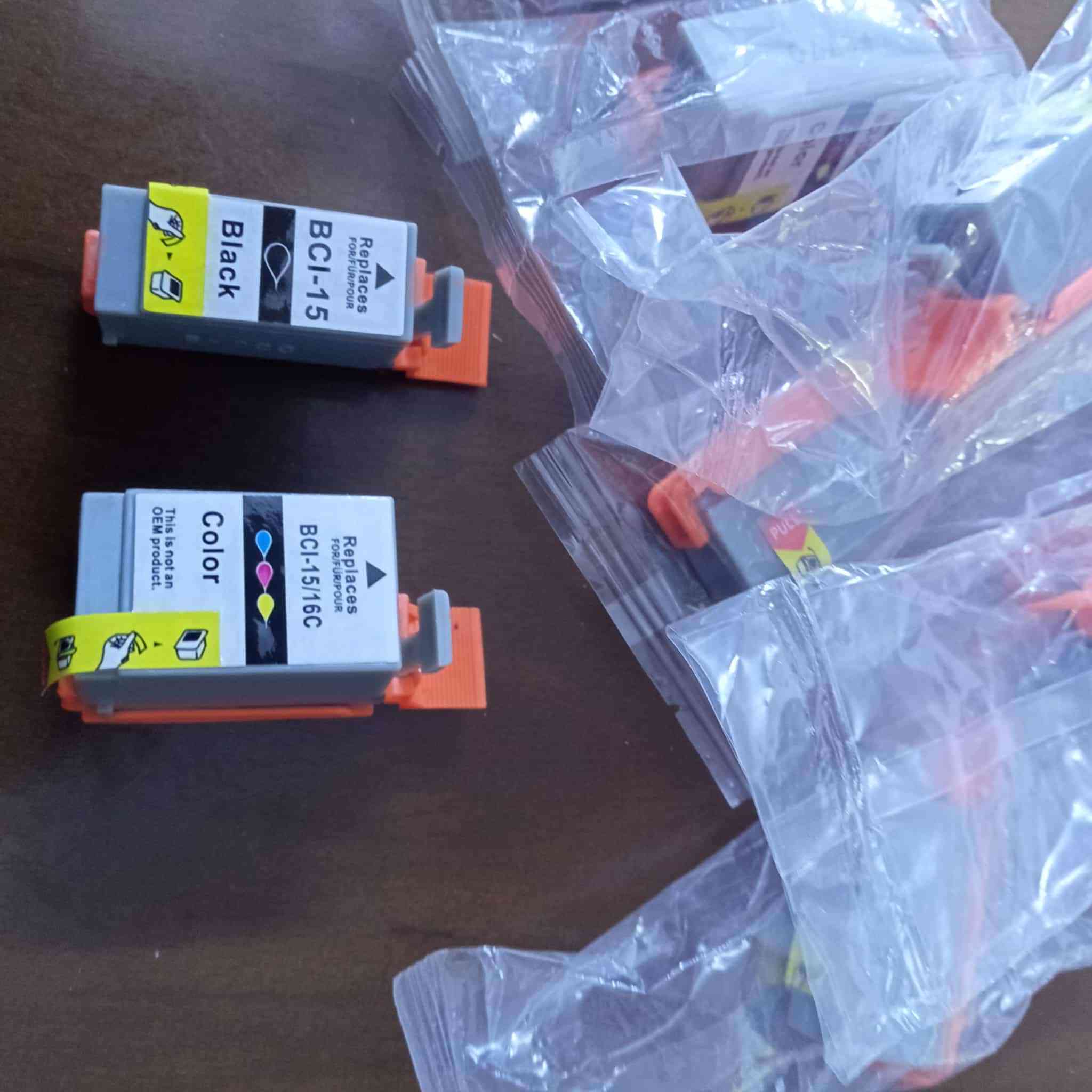 للبيع / كاترجات طابعات ابسون.
تتوفر كاترجات /ابسون /برذر / سامسونك


**إذا كنت صاحب هذا الإعلان وتريد حذفه لأي سبب، رجاءا أرسل رسالة إلى الدعم الفني**