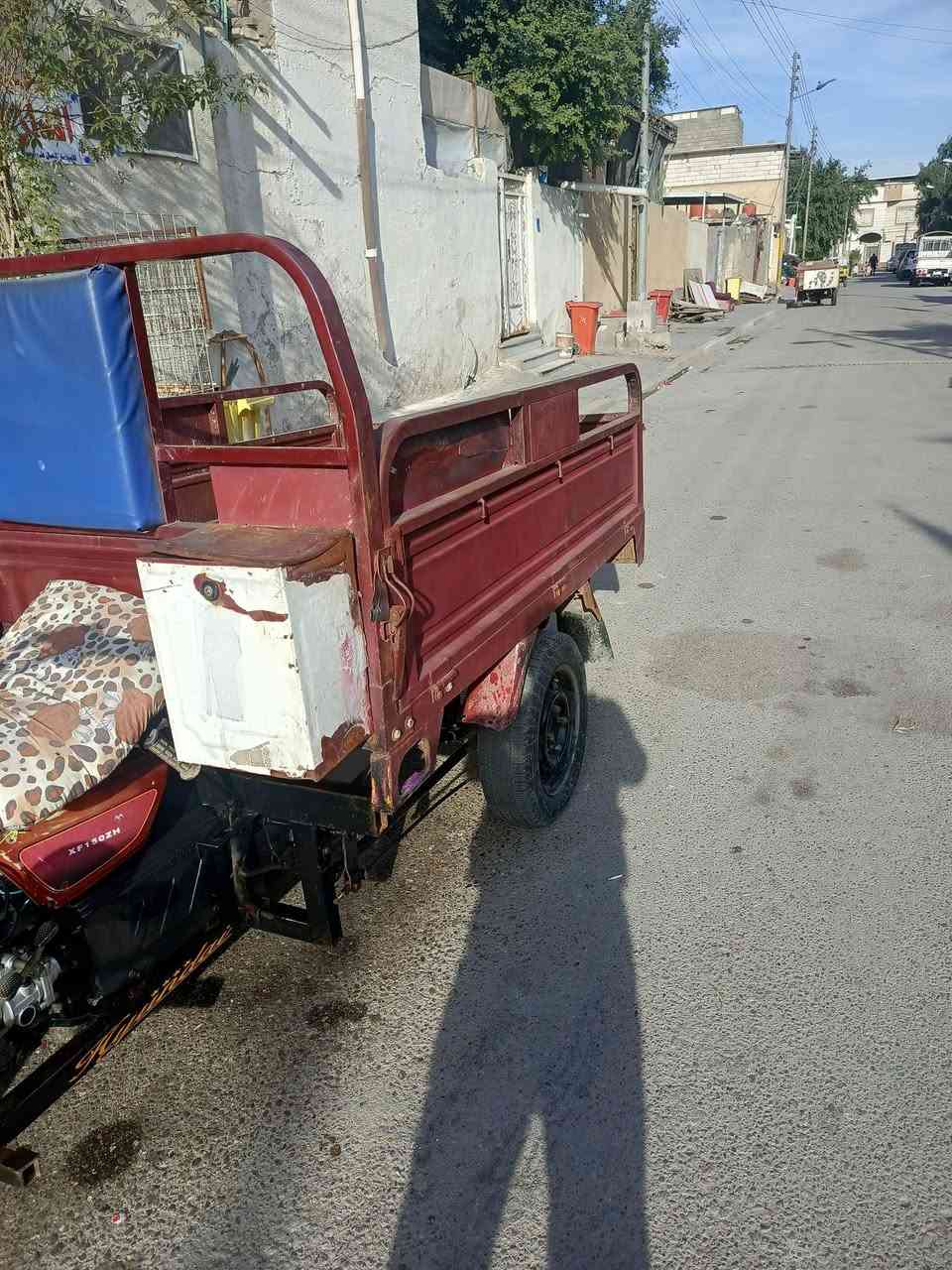 السلام عليكم 
ستوتة كربلائية اوراق أصولي موديل 21 العنوان البصرة حي الحسين شارع السيد والسعر مليون 600 رقم التلفون ***********
