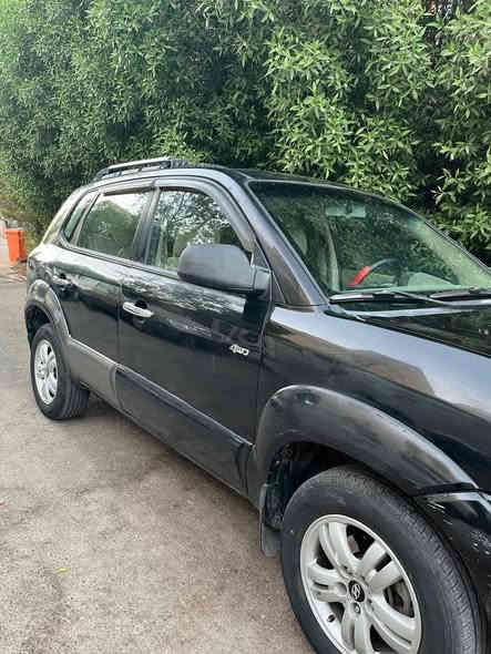 السلام عليكم 
هونداي توكسان للبيع خليجي

رقم بغداد بسمي تحويل ثاني يوم
لون اسود صبغ فقط باب وبنيد 
بدون حادث وبدون تبديل 
موديل 2008 
محرك 2000 دوش 
مكان السيارة بغداد الكاظمية 
السعر 102 ورقة وبيها مجال ان شاء الله 

للاستفسار الاتصال على الرقم
***********
