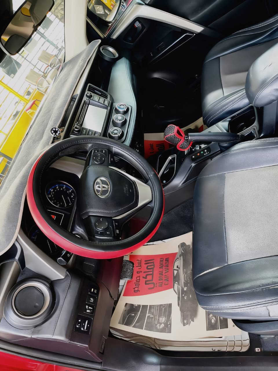 تويوتا راف فور (Toyota RAV4 2017) - بحالة ممتازة وجاهزة للاستخدام 🚗
السلام عليكم ورحمة الله وبركاته..
للبيع سيارة تويوتا راف فور موديل 2017، مواصفات LE (رقم سليمانية - تحويل مباشر بدون تعقيب أو مصاريف إضافية). السيارة مال جناية وعلى إيدي من دخلت للعراق، استخدام شخصي ويه العائلة ومو مال بياع شراي.
🔹 المحرك والكير والتبريد خير من الله، بحالة الوكالة وجديدة جداً 
🔹 المسافة المقطوعة: 111 ألف كيلومتر (قابل للزيادة البسيطة).
🔹 وارد كندي، صبغ جاملغ أمامي ودعامية فقط (بدون إيرباك ). بيها تعديل بارد بالجاملغ الخلفي (شغل درجة أولى وممبين نهائياً وبدون أي صبغ). صور الحادث وصور البارد قبل وبعد كلها موجودة للي يحب يشوفها.
🔹 صدر أمامي وخلفي جديد بالكامل.
التحكم: مشط ستيرن جديد + درايم شفتات جديدة.
الإطارات والويلات: تخم ويل كب أصلي (ياباني مو صيني) + تخم إطارات جديد مع حساسات إطارات نوع (أوتل) جديد وبي ضمان.
المكابح: تخم دسكات نوع (دبل لنك) أصلي جديد (مشدود قبل 3 أشهر) + دهن بريك إنكليزي جديد.
🔹 تخم كامل نيكلات خارجي وكشنات مغلفة جلد إماراتي أصلي ماركة (وولفت) ومطرز باسم السيارة.
الإضاءة بالكامل (اللايتات الأمامية، الإشارات، والأنوار الداخلية) كلها مبدلة إلى LED عالي الكفاءة ما شاء الله.
🎁 هدية وية السيارة: راح أنطيك وياها غراض جديدة إضافية أني ضامها للسيارة.
🚗 السيارة متعوب عليها والي يشتريها يدعيلي.
💰السعر مناسب 
للاستفسار يرجى المراسلة على الخاص


**إذا كنت صاحب هذا الإعلان وتريد حذفه لأي سبب، رجاءا أرسل رسالة إلى الدعم الفني**