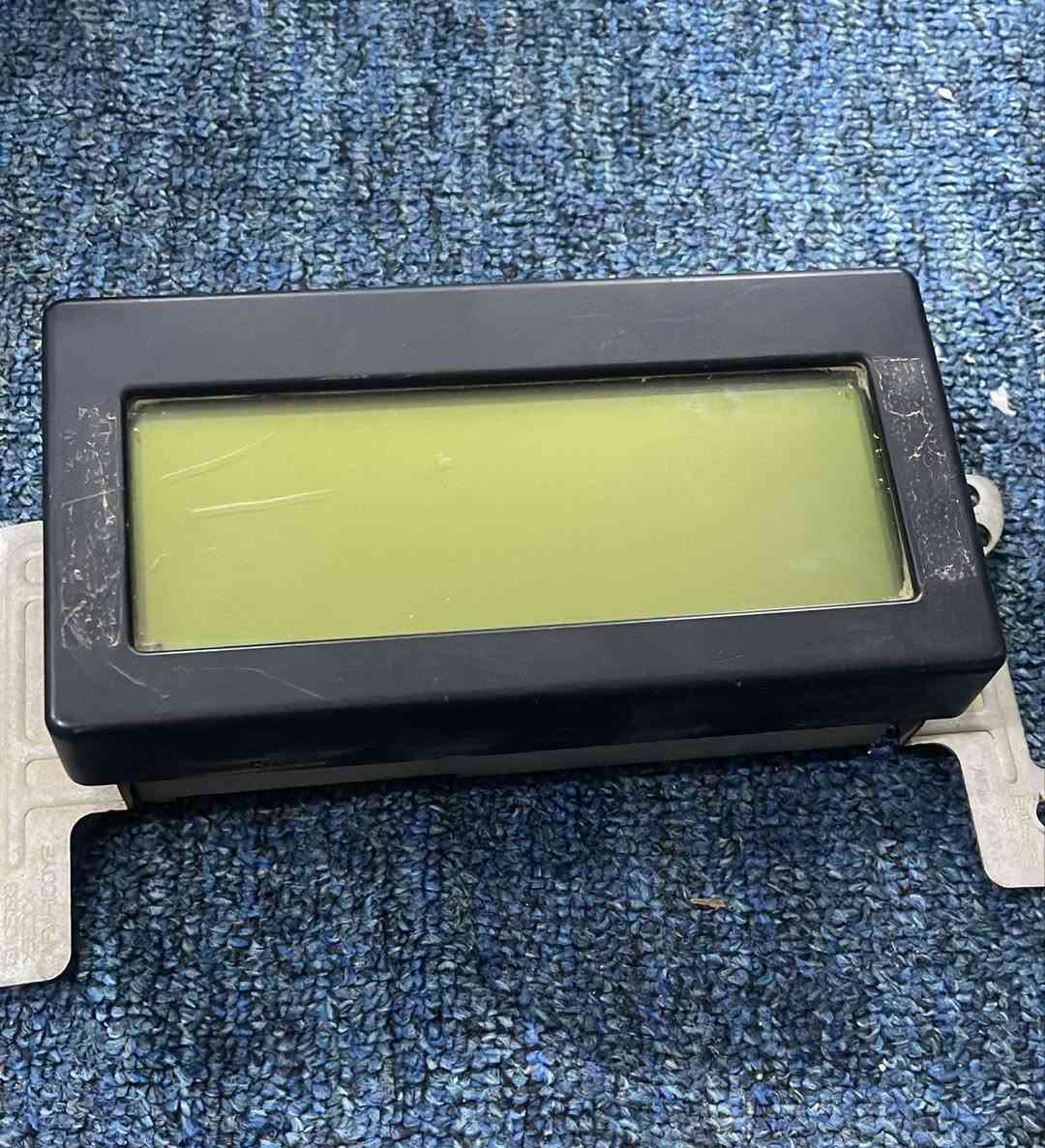 سلام عليكم.
للبيع. مسجل. وساعة ازيرا موديل 12ال 15
 دشبول. شغالات مال تفصيخ السعر جوة سوك ب45
مكان الديوانية
***********
