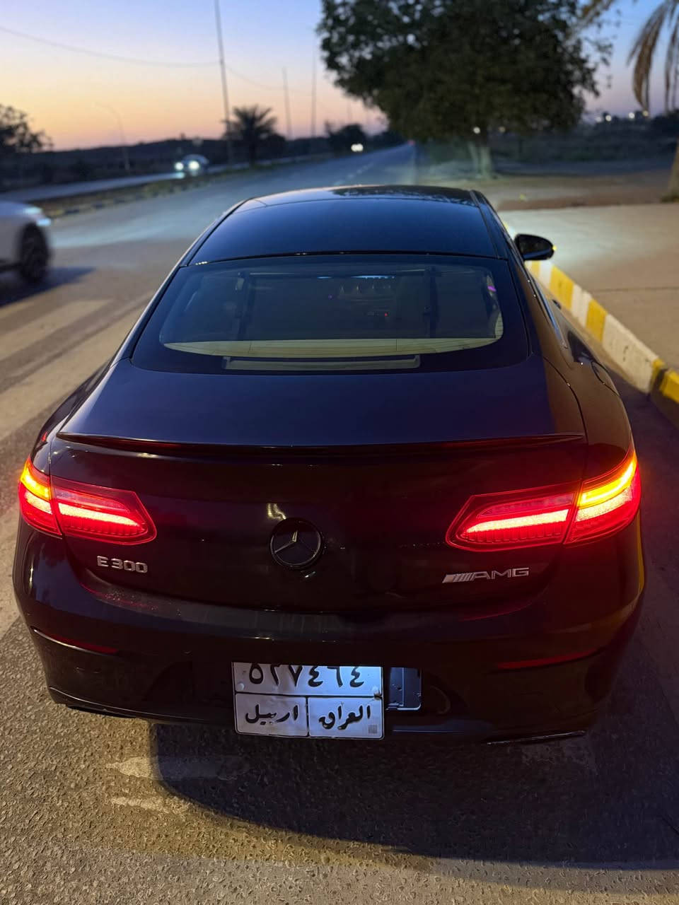 مارسدس E200 2017 وارد الماني
ماشية 115 ميل 
لون زيتوني مميز 
داخل جلد لونين 
كامرات 360 
كراسي تدفئة وتبريد ومساج 
4 وضعيات قيادة 
داتا شو 
بانوراما 
وهواي مواصفات بيها بعد 

 داخله كلين بالعراق بيها تبديل بنيد وبارد جاملغ خلفي 
بدون ايرباك او حادث❗️

مكان السيارة بالحله 

للاستفسار 
*********** حلة, بابل
