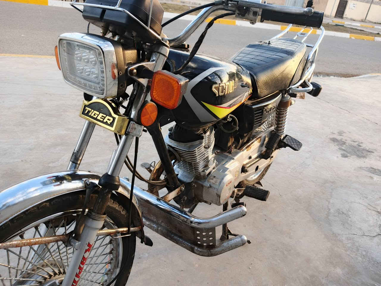 تايكر البيع موديل 21دراجه كدام عينك مامفتوحه بس مبدل عينه مالتها سعر 425بيها مجال ***********
