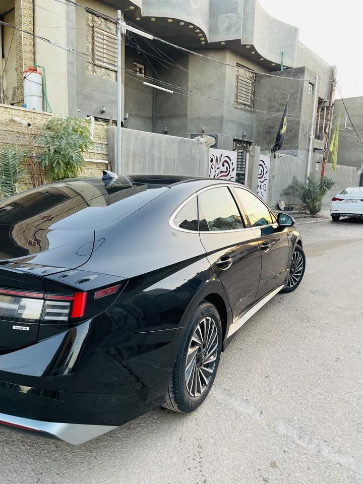 #المركبة  : هونداي سوناتا هايبرد موديل 2024
#عداد المسافة 26 الف ميل

#الضرر : تبديل بنيد فقط 
لغد شاصي كفاله

#الرقم : بغداد 

نكفل السيارة من (الغرق ، والشاصي)

•المواصفات :

▪️السيارة: هونداي سوناتا Hybrid

▪️الموديل: 2024

▪️المحرك: 2.0L مع محرك كهربائي (اربعة سلندر)

▪️حجم الويل: ويل كب حجم 18 مع طقم تايرات بحالة ممتازة

▪️لايتات زينون اصل مع حاجب LED مع اشارة LED

▪️بصمات عدد 2 للأبواب مع بصمة تشغيل

▪️رادار امامي مانع تصادم

▪️رادار جانبي (نقاط عمياء) بالمرايا الجانبية

▪️شاحن لاسلكي

▪️گير شفتر بالستيرن للتحكم بالگير العادي

▪️كامرة خلفية دوارة اصل مع الستيرن

▪️شاشة الدشبول حجم كبير للتحكم بأيعازات السيارة

▪️تحكم فول كهرباء لكرسي السائق والراكب 

▪️   تدفئة للكشنات الأمامية 

▪️تبريد قطعتين امامي وخلفي

▪️سايد بريك دگمة

▪️تحكم ستيرن جهتين بلوتوث وحاكية وكروس سرعة وتحكم صوت 

▪️نظام ABS مانع انزلاق

السعر المطلوب 193 : ورقة مع المجال

 

الاتصال على ***********

واتساب.📞    ***********

العنوان النجف كوفه
