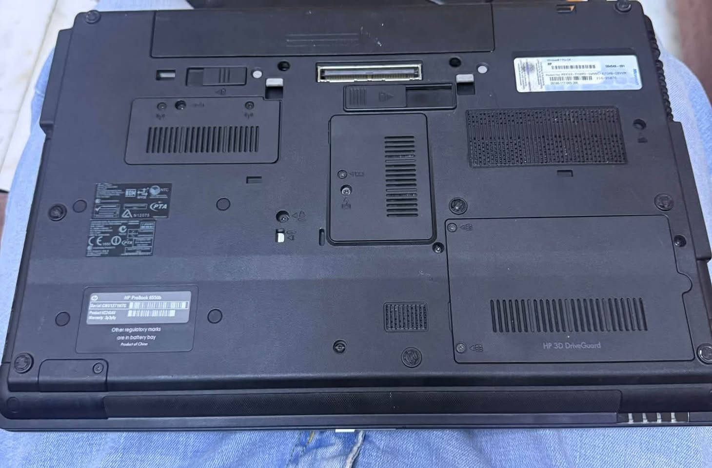 Hp probook 6550b
الرام 4gb
و الخزن 320gb
المعالج core i 5 
السعر ١٠٠ الف بس 
و تجي منقصه وندوز بس تنصيب النضام عليك لان ممسوح النضام
***********
