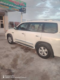 لاندكروز للبيع الفين ودعش ستينيه اصل الستفسار على هاذه الرقم 077684115...