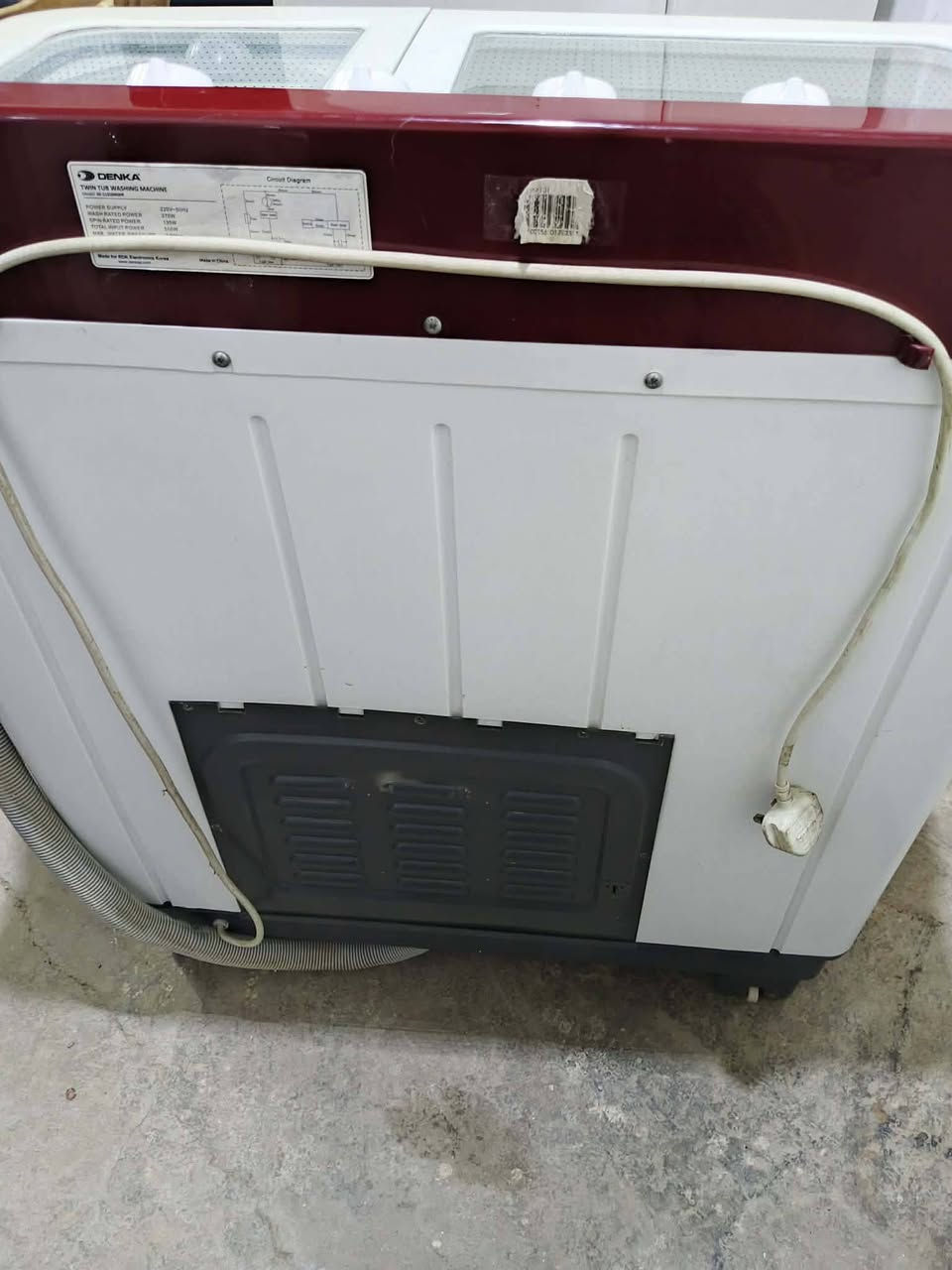 السلام عليكم /غساله للبيع نوع دنكه شغاله فول السعر 125الف مكاني كربلاء حي النواب ***********
