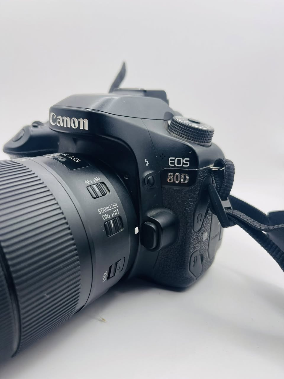 كانون 80d
عدسة 135.18
شاحنة
بطاريه
حزام كتف
كارتون الكامره
نضافه 98‎%‎
شتر 7k
السعر 680الف سعر نهائي
مكاني ناصريه
متوفر توصيل
للتواصل وتساب او تصال
***********

