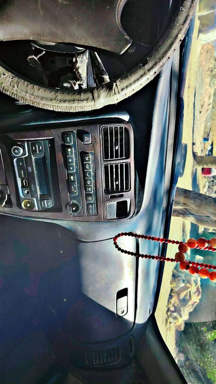 السلام عليكم
للبيع سياره شيزر نفخ 
كير مكينه مكفوله 
من الضربه القويه 
السعر 55وبيه مجال 
عليه غرامات 500يوكعن من سعره
اتصل ودلل ***********
