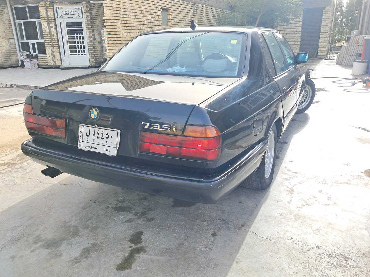 السلام عليكم 
للبيع 735 مفتوح
موديل 93
كير مكينه تبريد كهربائية
جاهزة كلهة 
دبل ايرباك 
دبل كمبيوتر 
داخل ابيض بلاد 
تخم تاير جديد 
السيارة جاهزة للأخير 
مكاني بغداد الدورة هور رجب
السعر 59$
***********
