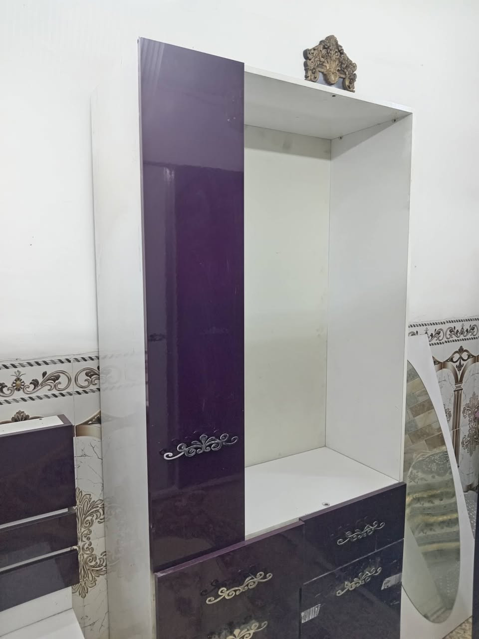 غرفة اخشاب تركيا للبيع ست  قطع السعر 250وبيهة مجال  العنوان بغداد حي الرحمة مقابل الشماعية 
للستفار (***********)
