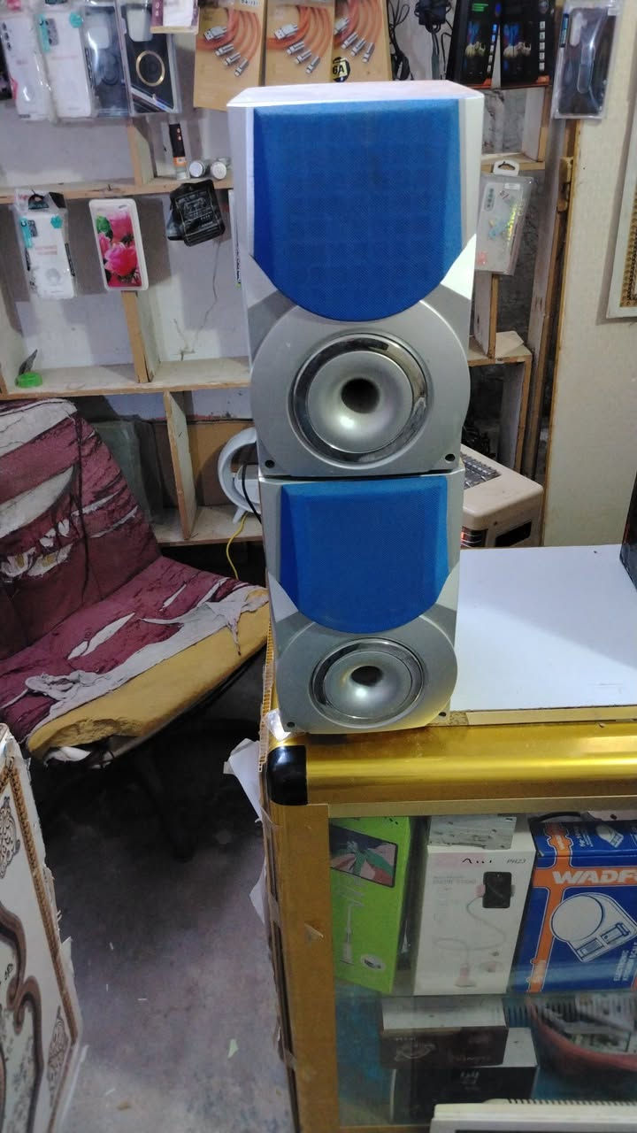 أغراض للبيع في مقدادبة حي المهدى تصال بالرقم ***********
