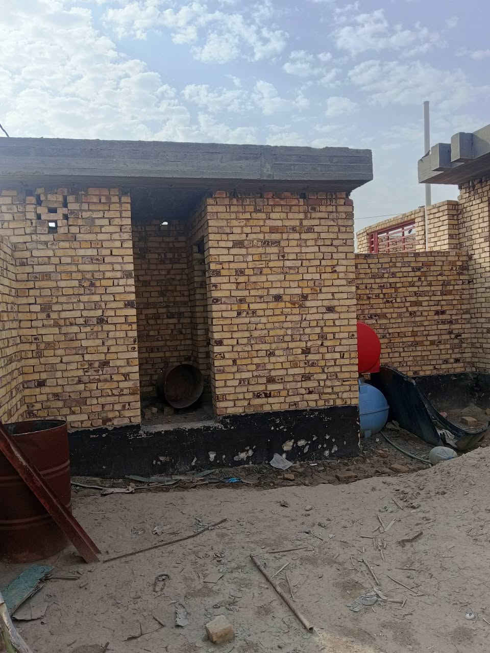 السلام عليكم هيكل للبيع بعرصات حيدر حوالي الخصيمة المساحة 266متربسعرمناسب للمزيد من تفاصيل خاص اوالتصال على الرقم الموجود ***********
