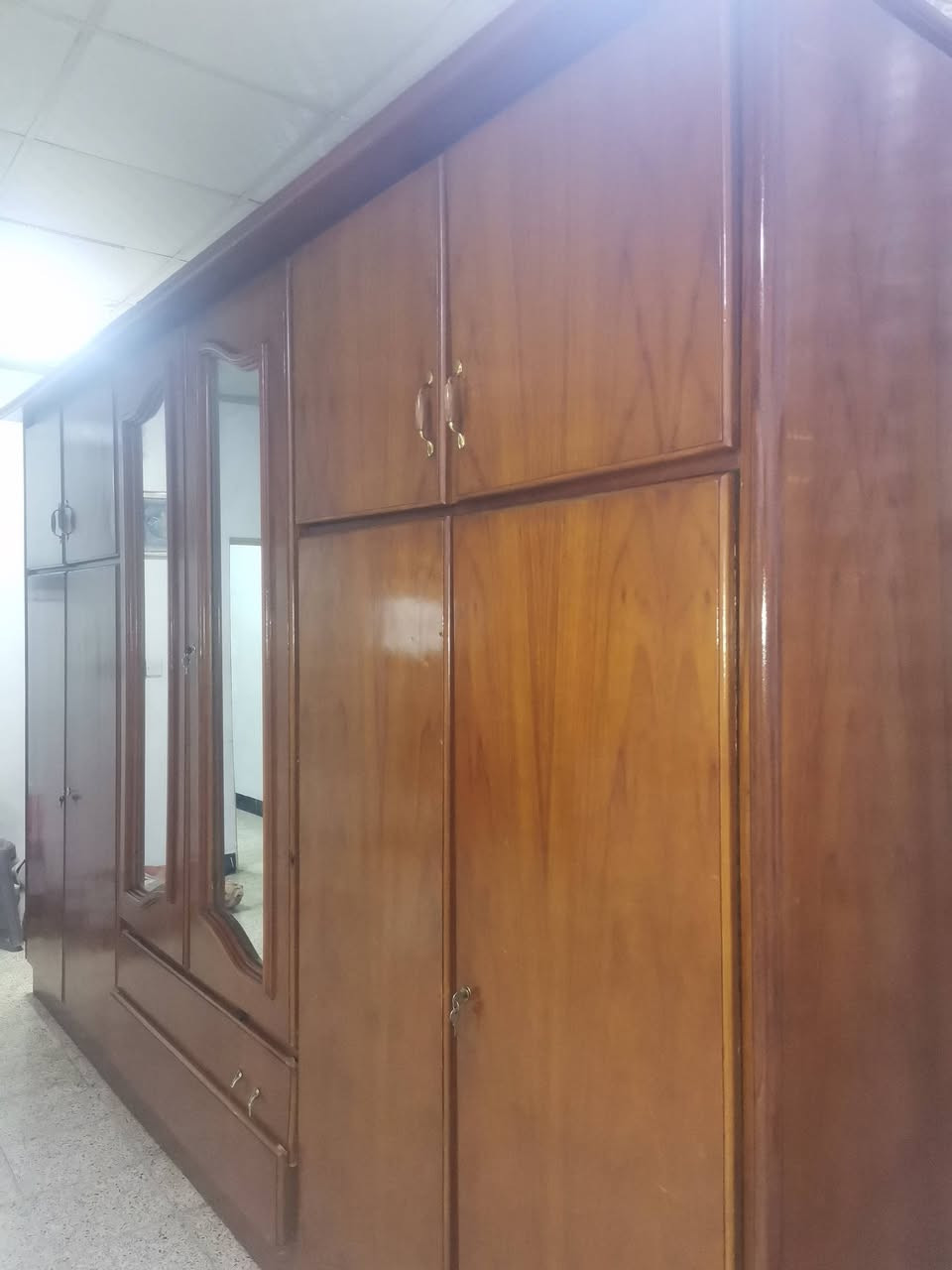 السلام عليكم. هاذا القنصور للبيع سعرو 250. وبي مجال


**إذا كنت صاحب هذا الإعلان وتريد حذفه لأي سبب، رجاءا أرسل رسالة إلى الدعم الفني**