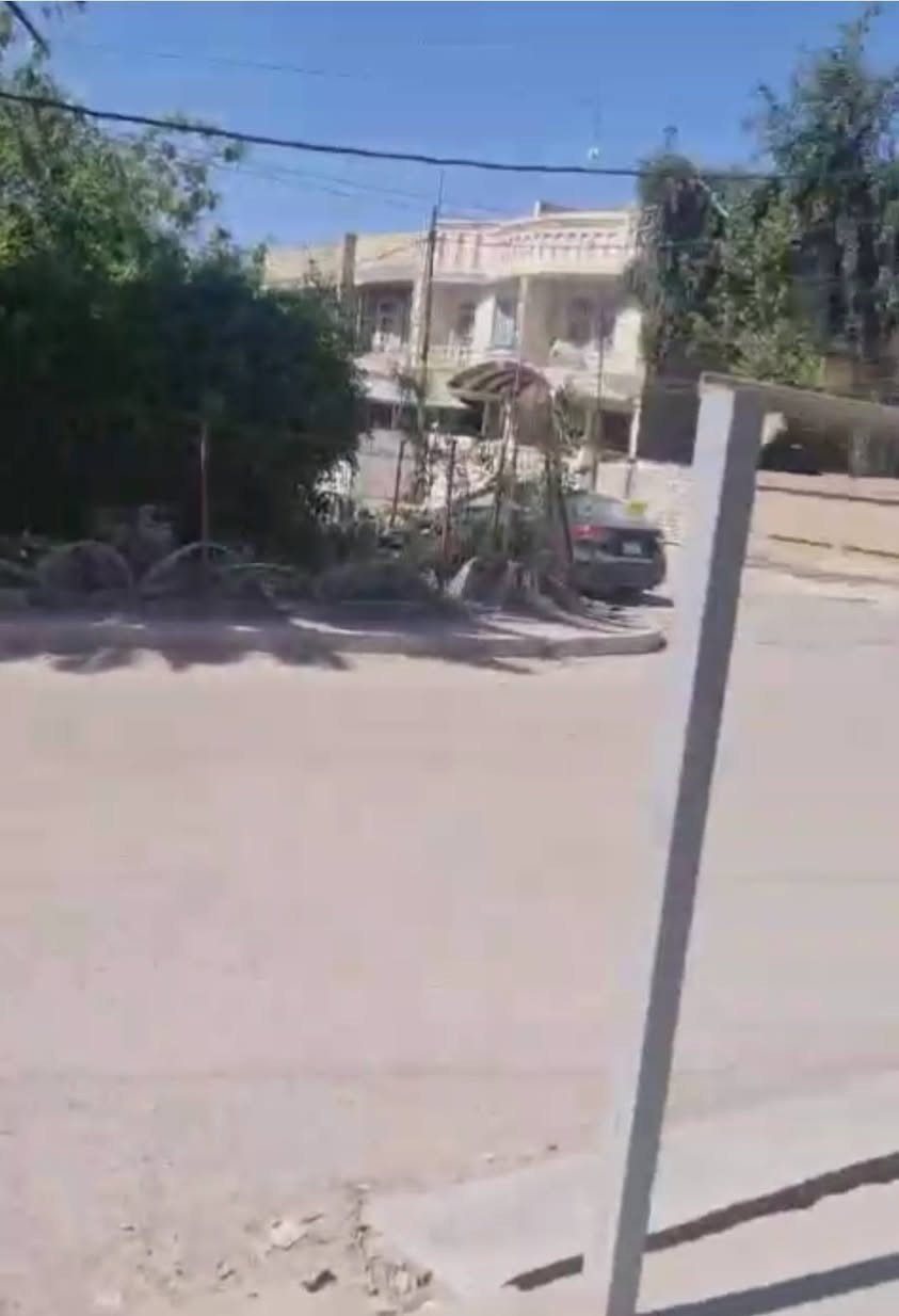السلام عليكم
فرصه استثماريه
موقع ممتاز 
للبيع دار تجاري بالميكانيك 
طابو سكني 
الشارع العريض 
بدون دلاليه من صاحبه مباشرتا
قرب لحوم اسيا و مدرسة الاكنان
١٠٠ متر مربع  واجهه ١٠ متر و نزال ١٠ متر 
و يباع خمسينات واجهه ٥ متر نزال ١٠ متر
بناء تسعينات مؤجر حاليا ب ٥٠٠ الف
للاتصال ***********
