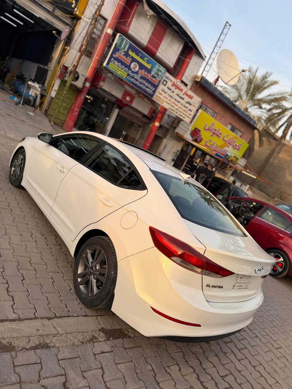 النترا 2018 فول مواصفات امريكي
فتحة وبصمة وشاشه وكامره وحساس ورادار اشاير بل مري مكينه 2000 دوش 

بيها صبغ بنيد+صندوك بدون دواخل
بدون ايرباك

السعر 122 ومجال بسيط بيها
مكان بغداد

***********/‭0770 736 5799‬ بغداد, العراق
