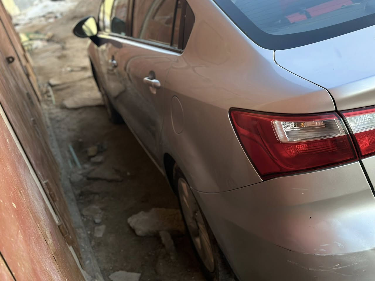 كيا ريو 2017 وارد امريكي محرك جدي اي 1600 صبغ جاملغ خلفي وباب جهة الراكب تبريد تدفه شغال تخم تاير مداور ثاني يوم مكان السياره ذي قار السعر 93 وبيها مجال ***********
