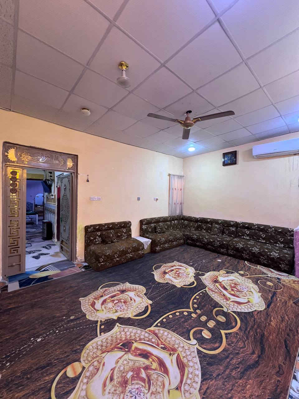 يتوفر دار سكن للبيع 🏠
#المساحة :: 180م #ركن على شارعين
البناء فرمستون وبلوك .
إبي الخصيب - البهادرية - شارع سيد غريب .
ملك صرف زراعي عراقي نموذج 25
#يحتوي :: كراج . محل . صالة معزولة عن موزع الغرف .
أستقبال #شغل جبس بورد . موزع غرف . مناور عدد 2 .
غرفتين منام . موزع . صحيات داخلية . مطبخ .
#السعر :: 85 مليون قابل للتفاوض .
#للأستفسار :: ***********
***********
