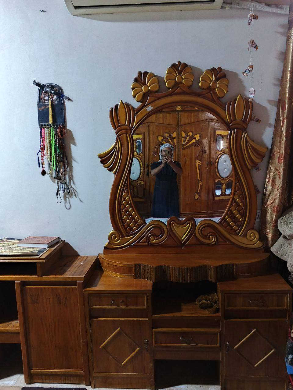 غرفه نوم ملكيه للبيع
نوعيه صاچ اصلي 
نضافه+متانه شرط جديده 
باب عدد٦ +زاويه ٢باب
السعر:900 وبي مجال 
للاستفسار؛***********
