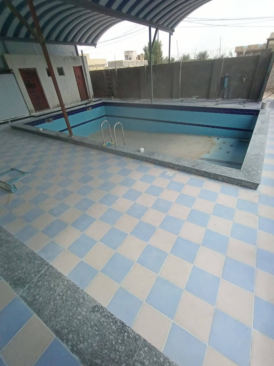 عملنا الحمد لله العمل درجة اولى ضمان.
كافة انواع السيراميك والبورسلين والمرمر الارضي والجداري 
للاستفسار الاتصال 
*********** واتساب
