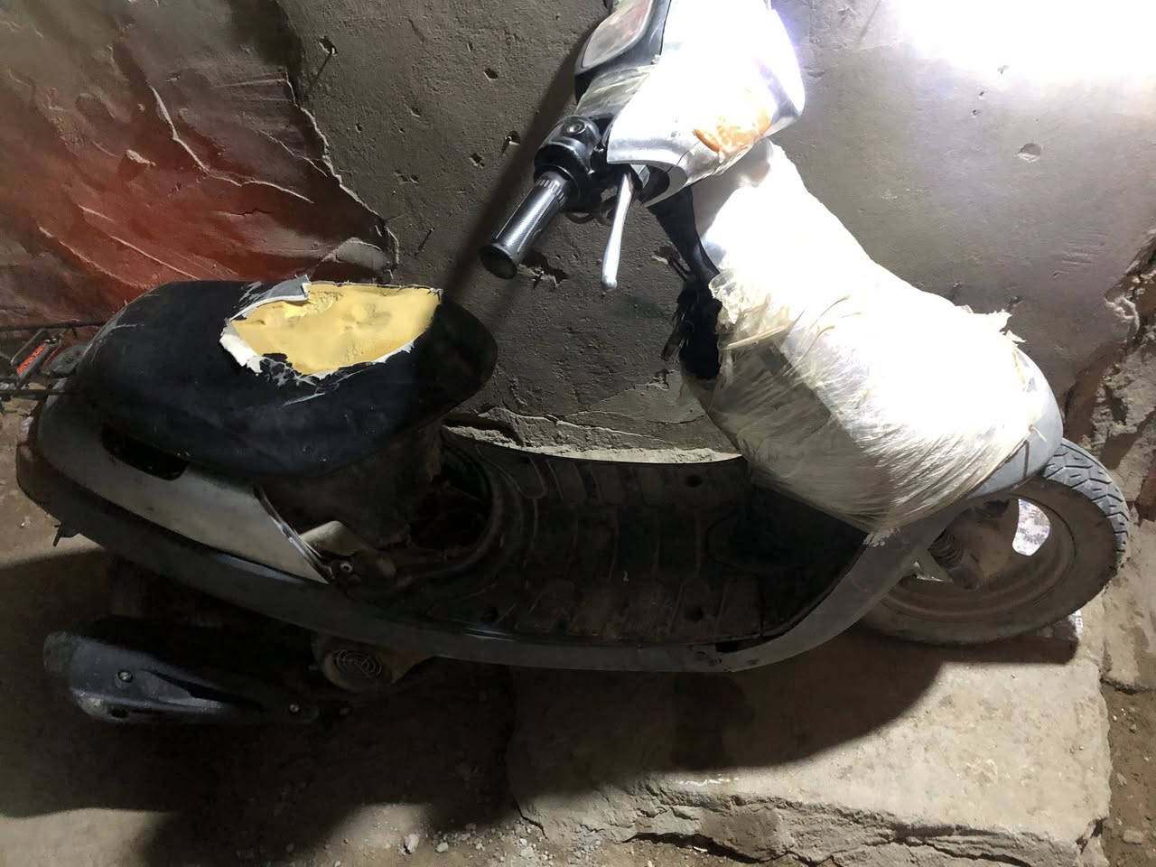 دراجه زعره دراجه نضيفه كلش للبيع وهاذه رقمي وتساب *********** الي
