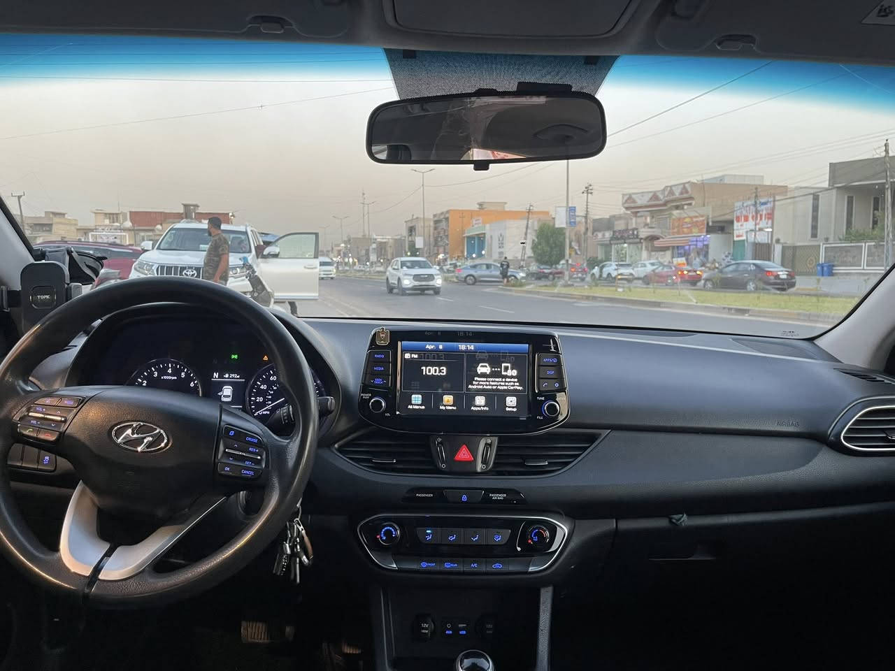 سلام عليكم للبيع النترا امريكي  GT موديل 2020/مكينه الفين GDi سياره جاهزه من كلشي تخم تاير باتري جديد سياره صدر جديد حادثه موجود بلصور سياره الله شاهد متعوب عليه من دوشمه حداديه جاهزه من كلشي كير مكينه خير من الله لايتات زنون دوشمه كشناته جديده بس اني ارغب الجلد ودوشمته هم احافض علا كشناته ارضيه جلد سياره مسويله ادامه عامه اي ستفسار انتصل واني خادم /***********/ السعر 110 وبيه مجال مكاني بغداد حي الجهاد
