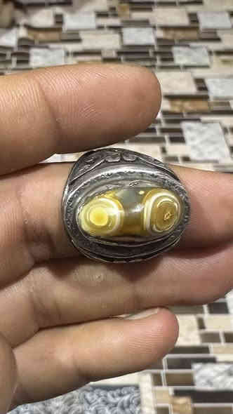 السلام عليكم 
حجره داوودي للبيع
السعر 125 و بيها مجال 
الشراي يتصل عنواني البصره شط العرب توصيل ماعندي
***********
