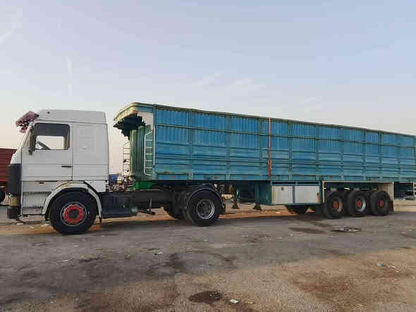 سكانيا 93 رقم انبار سنويه ل 30 حجم 43  تخم تأير راس وعربانه  سنويه ذات جوانب متحركه سعر 250 ارقام انكليزي اتصال على رقم ***********
