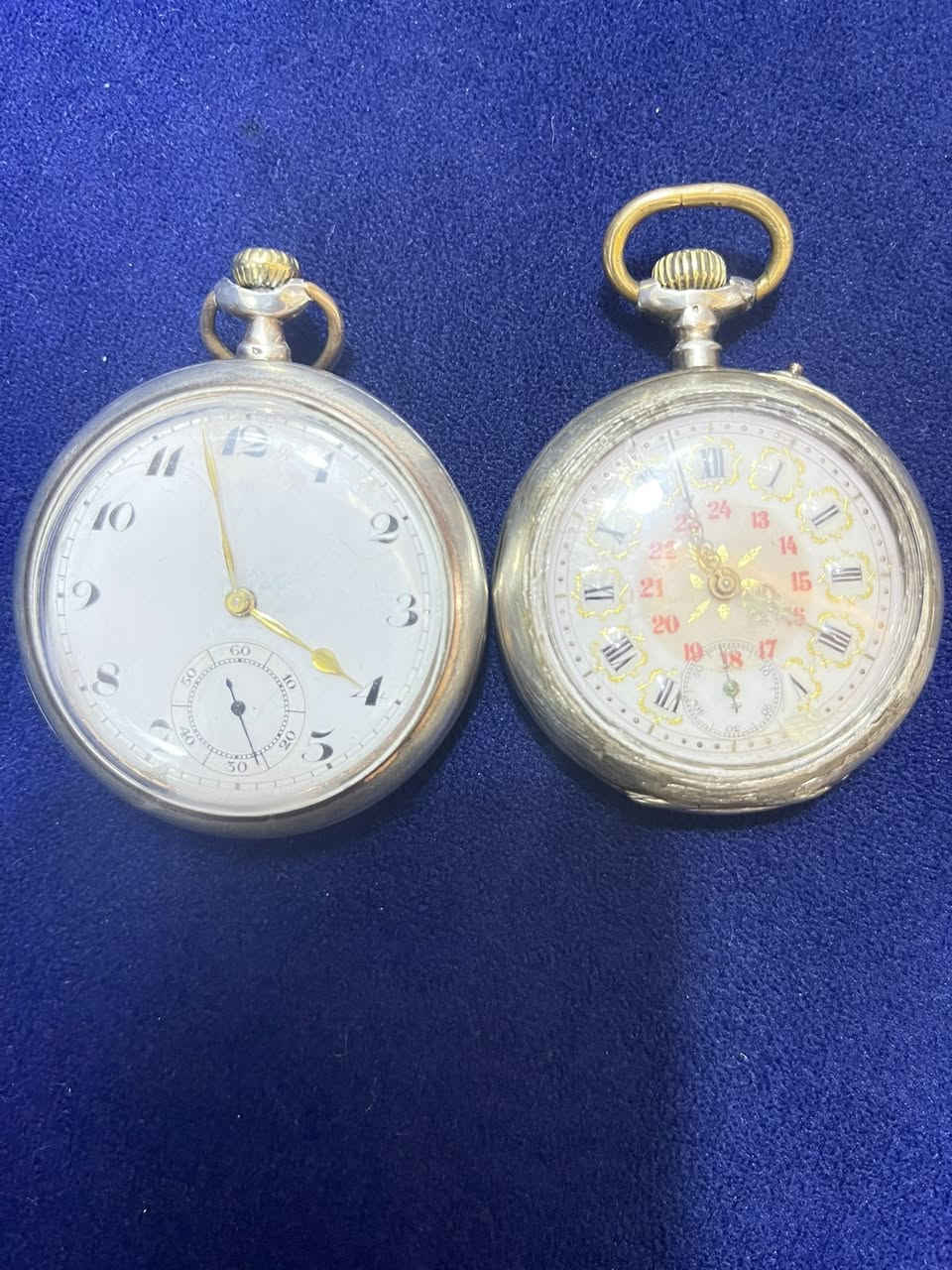 ساعات قديمة للبيع  *********** سعر اثنين  300$
