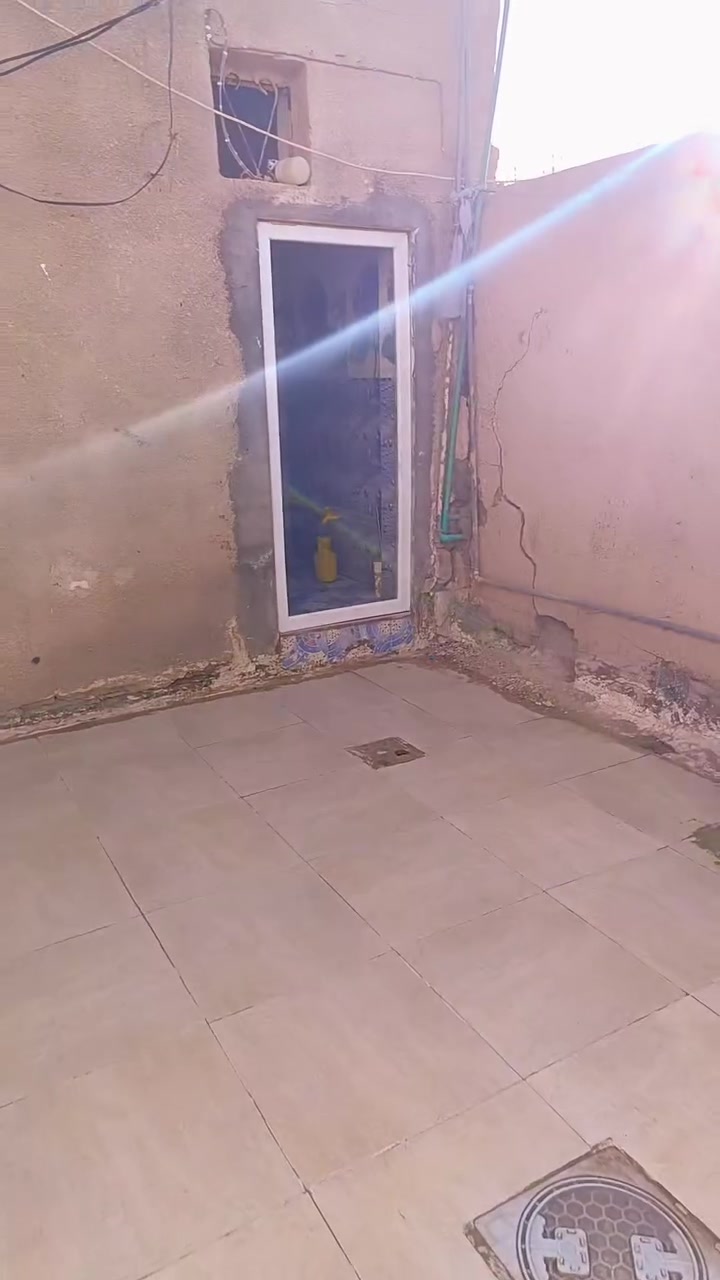 بيت 100 متر زراعي طابو 25 الرشديه السواده. السعر 23
يتكون من صاله وغرفه واستقبال ومطبخ وصحيات. 
***********
