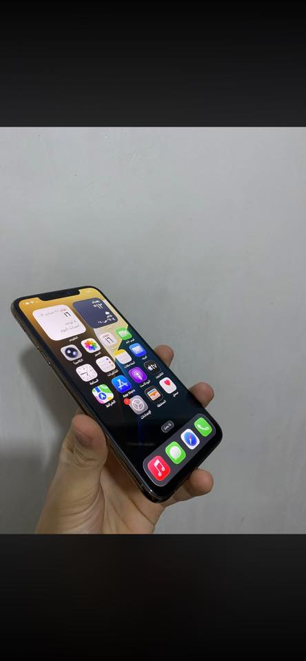 ايفون 11 برو ماكس ذهبي 
ذاكرة ٢٥٦ 
نموذج M 
باتري 100 
السعر ٢٨٥ يرهم مراوس بأيفون 
الجهاز جداً نظيف شاصي لا نمش ولا شخوط 
مستبدل شاشة ٣ خيارات 
فيس ايدي اتصال واي فاي سماعات كلة شغال 
مكاني بغداد مدينة الصدر ***********
