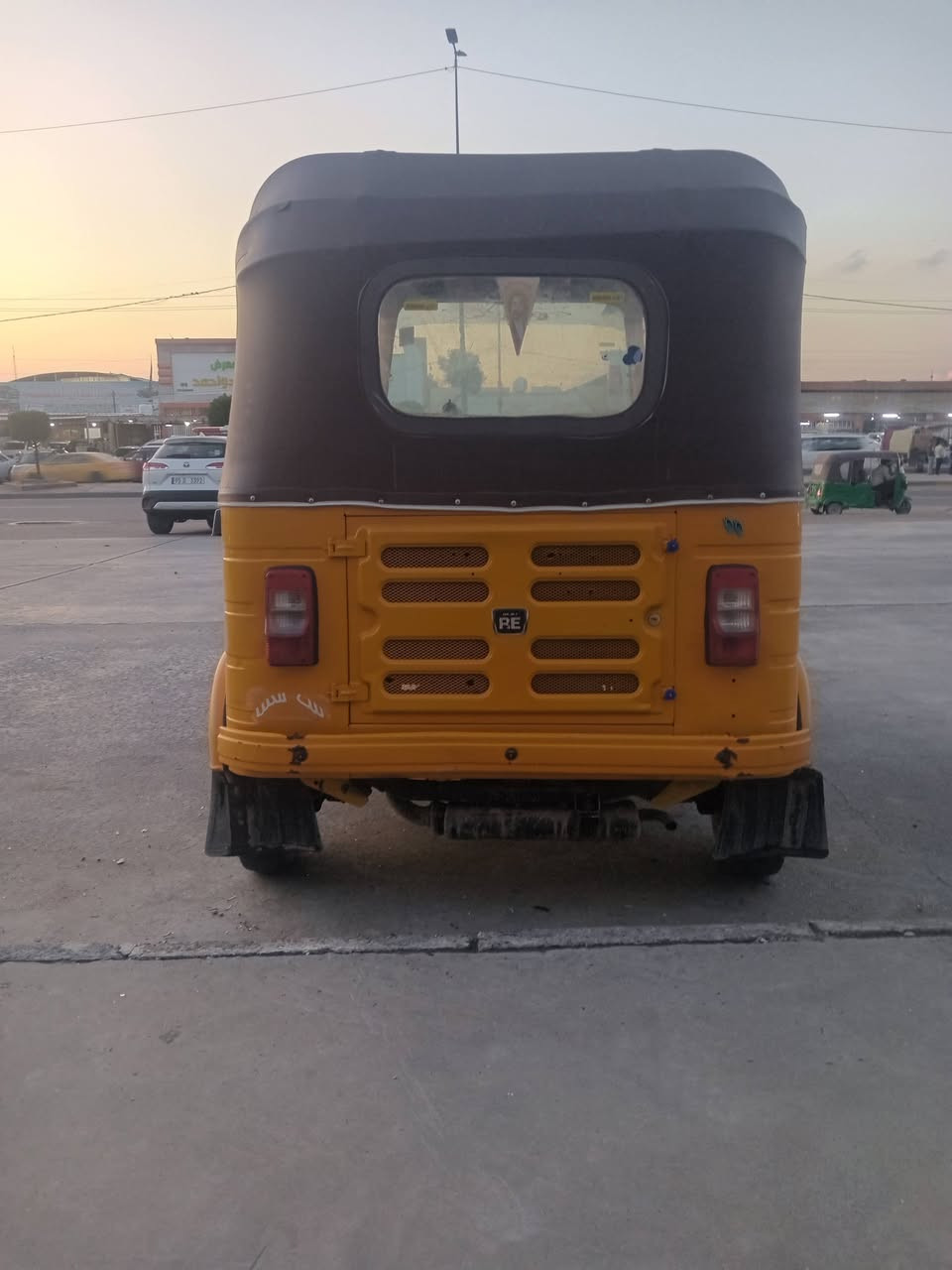 السلام عليكم تكتك ٢٠٢٠ شهر ١١ للبيع مصبوغ عام جماليه بيهه ضربه بلغد شبر معمره دوس معمره رقم انكليزي وسنويه باسمي تكتك مال شغل نضيفة عوزه بس كلجات  شراي يتصل *********** السعر ٦ و٢٠٠ بيهه  مجال
