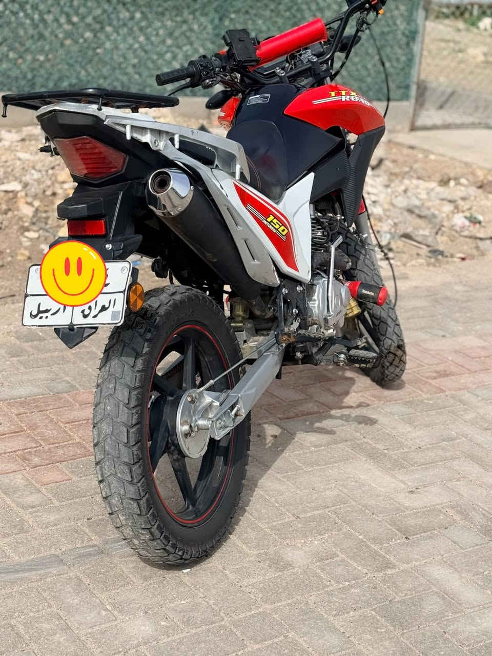 دراجه لونسون قفاز
مرقم اربيل

الدراجه خير من الله بيها خيط تبخير بس مامأثر

الدراجه نضيفه استعمال شخصي 

عليها زوج ويا جديد و تايرات جدد 

الويلايه القديمه موجوده 

ماشيه  11,900
مكاني بغداد حي الجهاد
***********
سعرها 1,750,000
وبيها مجال حك الجيه
