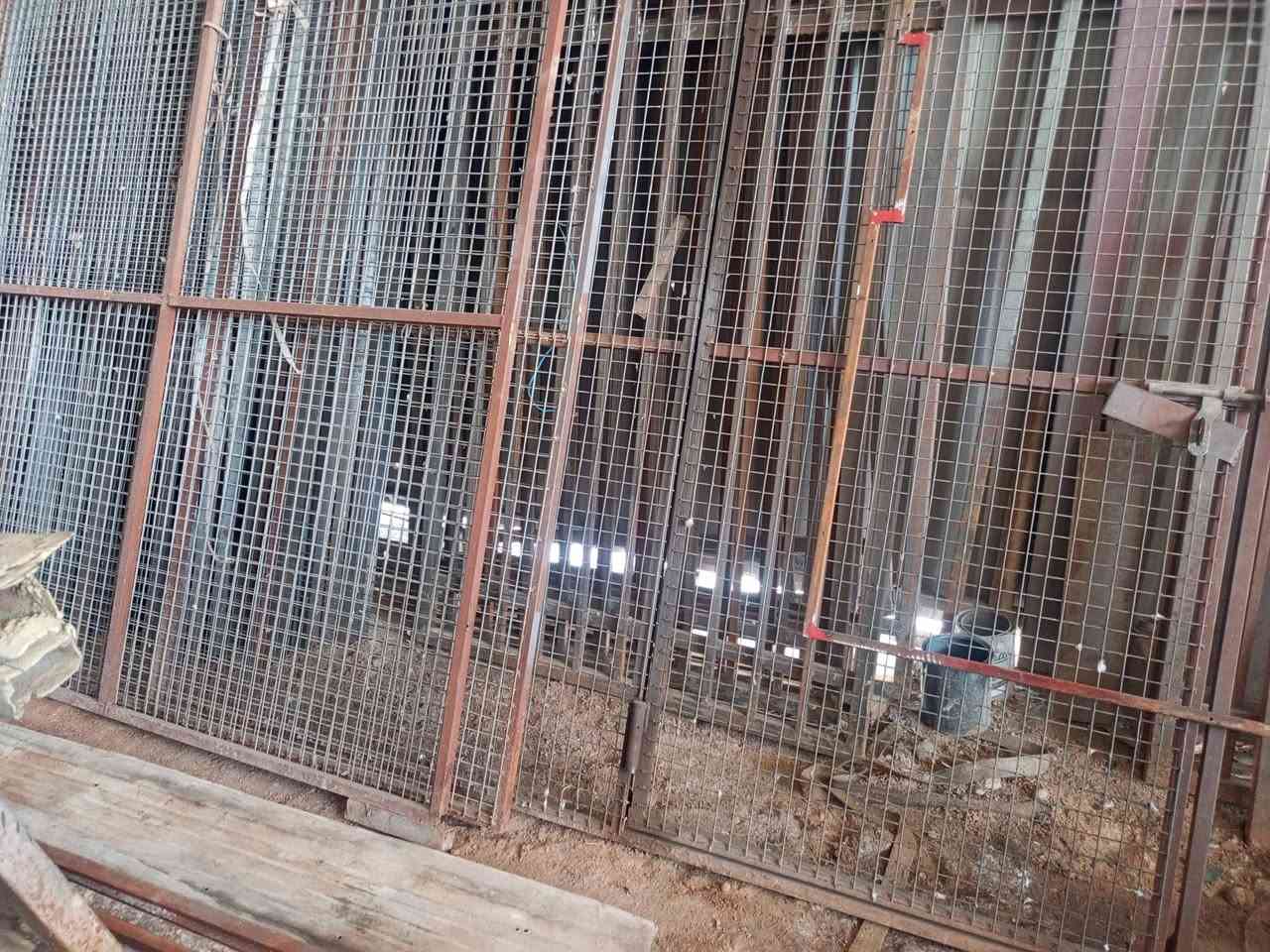 بابيه طوال ٤متر رتفاع مترين بيه بيبان ثنين
صفاحيات ثنين عرض مترين رتفاع مترين سيم ناعم


**إذا كنت صاحب هذا الإعلان وتريد حذفه لأي سبب، رجاءا أرسل رسالة إلى الدعم الفني**