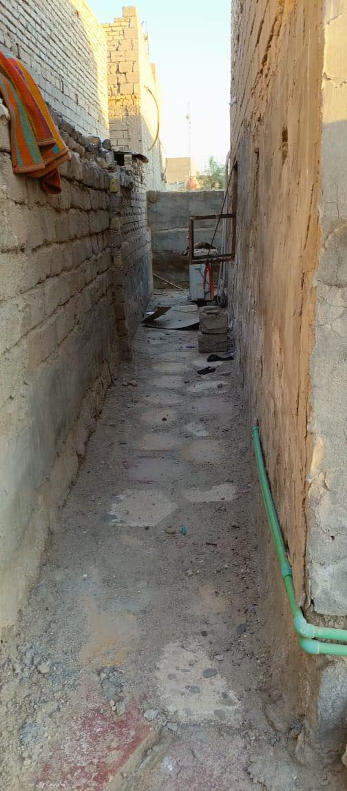 سلام عليكم بيت للبيع مساحة ٣٠٠ متر 
حي الملايين خلف حسينية ال رباد
بناء بلوك يحتوي على (غرفه وصاله ومطبخ واستقبال وصحيات )
السعر /٢٠ 
للاستفسار مراجعة مكتب عقارات الفنار 
مجاور مستشفى الخضر العام (***********)
