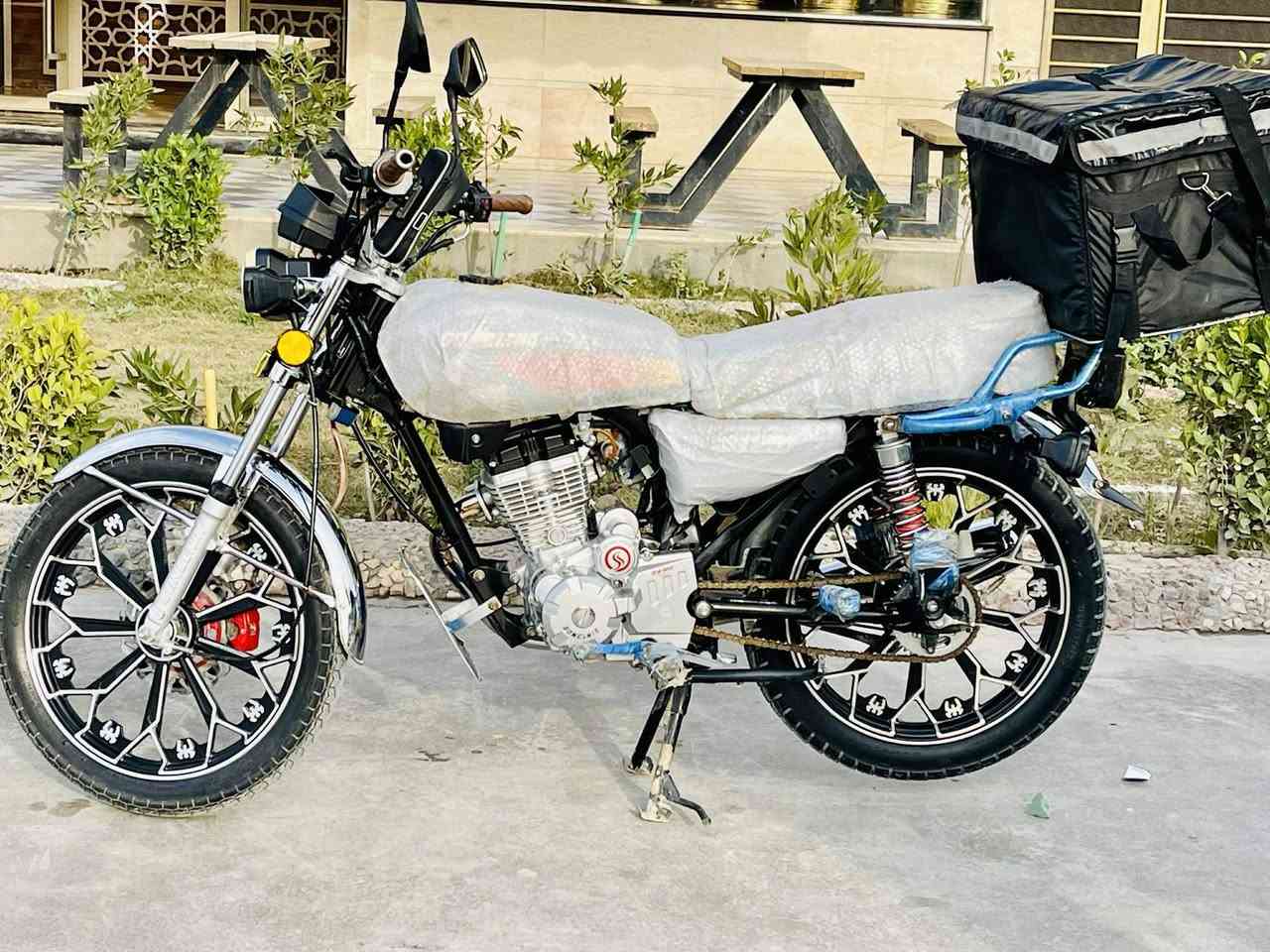 السلام عليكم للبيع دراجه سافان سونك موديل 2025
بصمه تشغيل عن بعد الدراجه خير من الله ونضيفه مكفوله 
اوراقه سكنر كامله السعر950وبيه مجال لشراي ‭٠٧٨٨ ٥٨٦ ٠١٩٦‬
