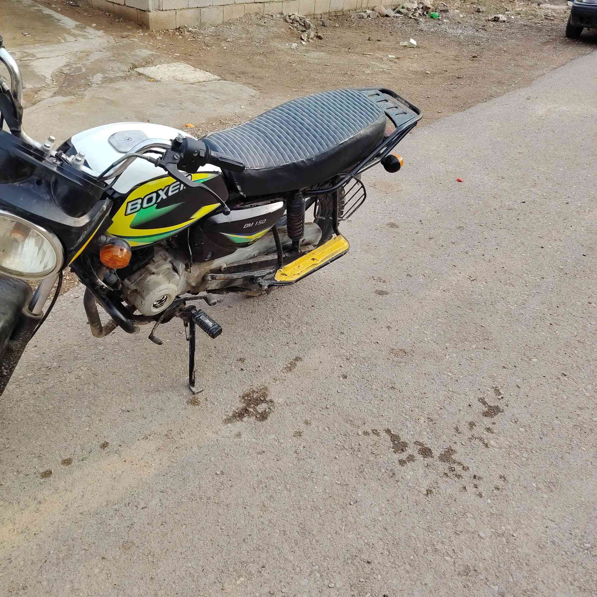 سلام عليكم دراجه بوكسر موديل 20اورق استناخ كهربائيات طفت فجئه سلفه شغال محرك مجفت سعر 750بي مجال مكاني ديالى الخالص هبهب ***********
