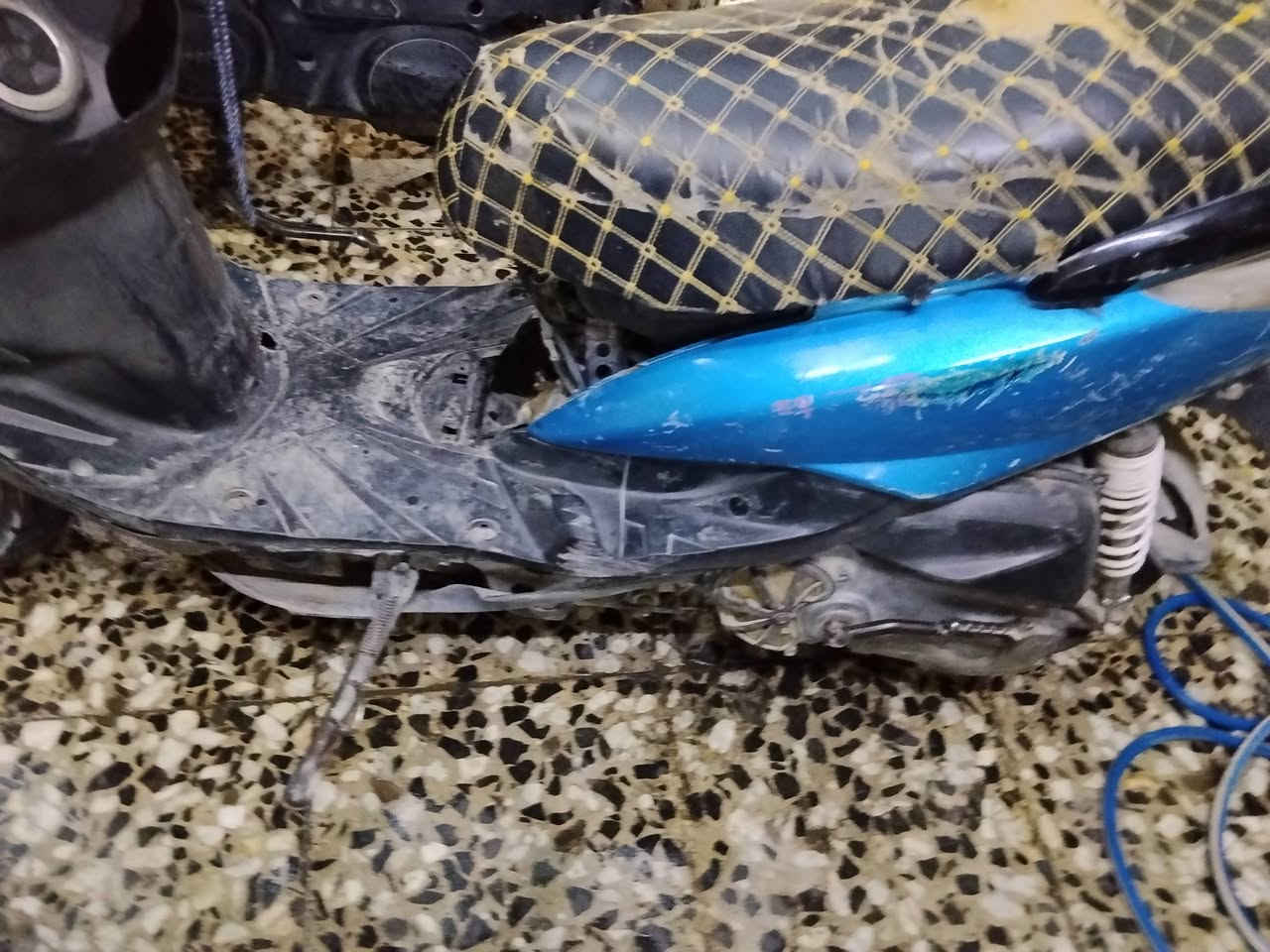 سلام عليكم ثعلب ١٤٠ موديل ٢٠٠٦ درجه ابيعه كوم حديد درجه شغاله بي كلاجات تعبانه و شخطه مال سلف عطلانه بس مكينه لا تبخر ولا تصرف دهن بس بيه فيلس بيه بس ابيعه كوم حديد لي يريده يرسلني رقمي وتساب *********** مكاني بغداد شعله 
سعره ٣٠٠ وبيه مجال حك جيه
