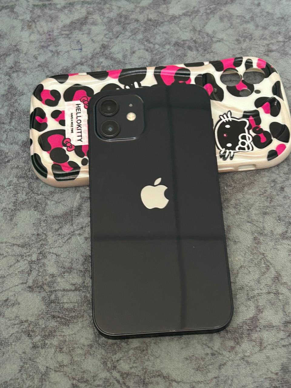 ايفون 12 عادي 
دبل سيمكارت
ذ128 بطارية95 بدون ملحقات الجهاز جدآ نضيف 
350بيع مستعجل 
***********
