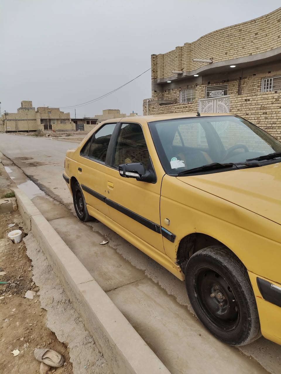 السلام عليكم سياره بيجو بارص 2015 رقم ميسان سنويه 2029هيئه وغرامات مصفره 
مكينه وكير مكفولات خير من الله 
سياره بيه ضربه باب بس 
***********
سعر 33بيه مجال للشراي
