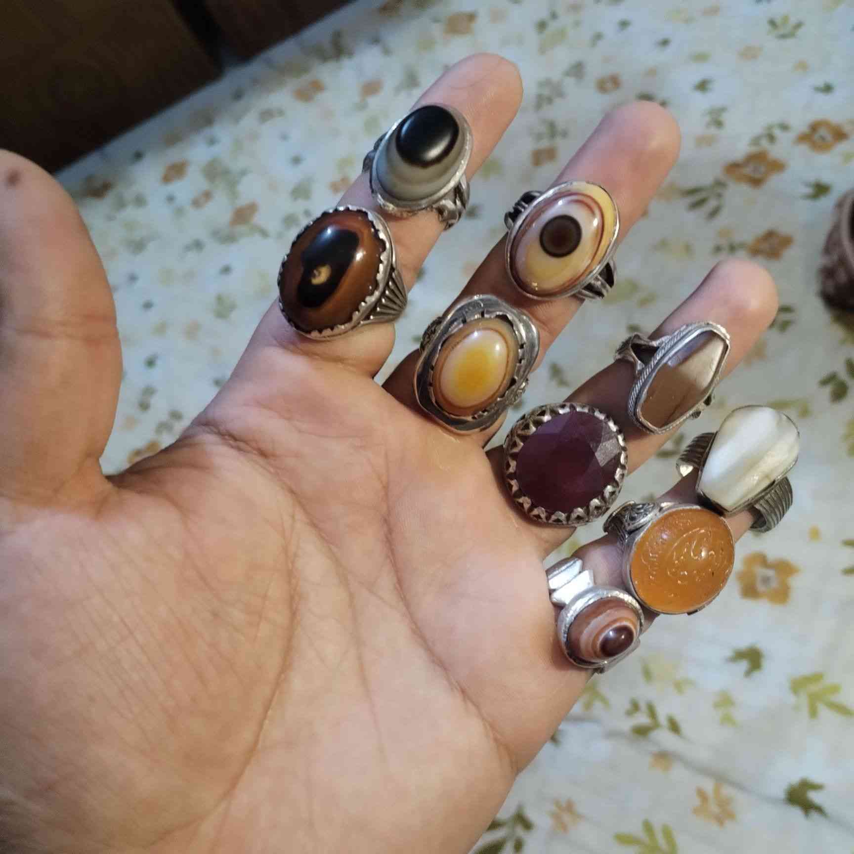 شلعه ضخمه انتيكه مرتبه وثكيله للبيع


**إذا كنت صاحب هذا الإعلان وتريد حذفه لأي سبب، رجاءا أرسل رسالة إلى الدعم الفني**